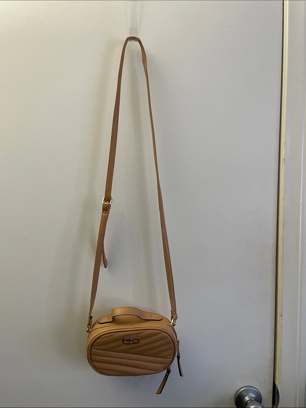 The Unbranded Brand compact tan